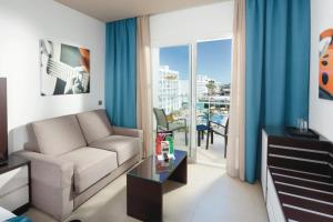 habitación doble grande con vistas laterales al mar - Hotel Riu Costa del Sol - All Inclusive