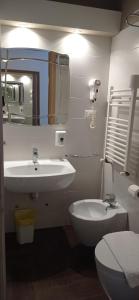 Habitación Doble con baño privado - Rome Travellers Hotel