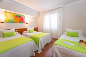 habitación triple - Hotel Romerito