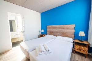 habitación doble con baño compartido - 2 camas - Hotel Safestay Madrid Central