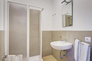 habitación doble con baño privado - 2 camas - Hotel Student Accommodation