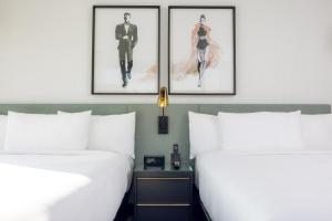 habitación doble con patio - 1 cama grande  - The Godfrey Hotel Hollywood