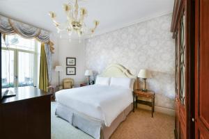habitación deluxe con cama extragrande - Hotel The Savoy