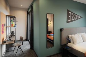 Habitación Deluxe con cama extragrande - The Social Hub Madrid