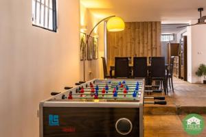 casa de 3 dormitorios - Hotel Town house with jacuzzi and foosball table