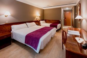 habitación triple (2 adultos + 1 niño menor de 11 años) - Hotel Tulip Inn Andorra Delfos