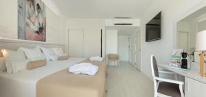 habitación doble con terraza (2 adultos + 2 niños)  - Hotel Villa Luz