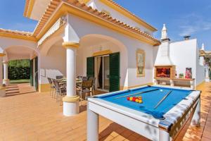 villa - Hotel Villa White Sands - Heated Pool, Near Beaches & New Town, Luxury & Privacy
