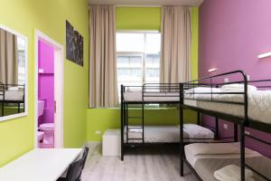 cama en habitación compartida mixta de 6 camas - Hotel Wow Florence