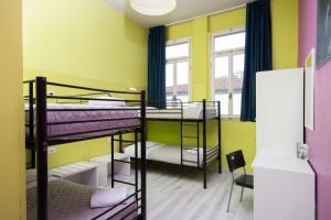 cama en habitación femenina compartida de 4 camas - Hotel Wow Florence