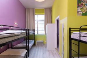 cama en habitación compartida femenina de 6 camas - Hotel Wow Florence
